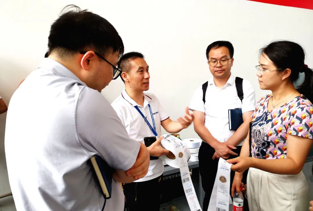 迎接东莞松山湖科教局辅导来我司工厂视察，领导工作！